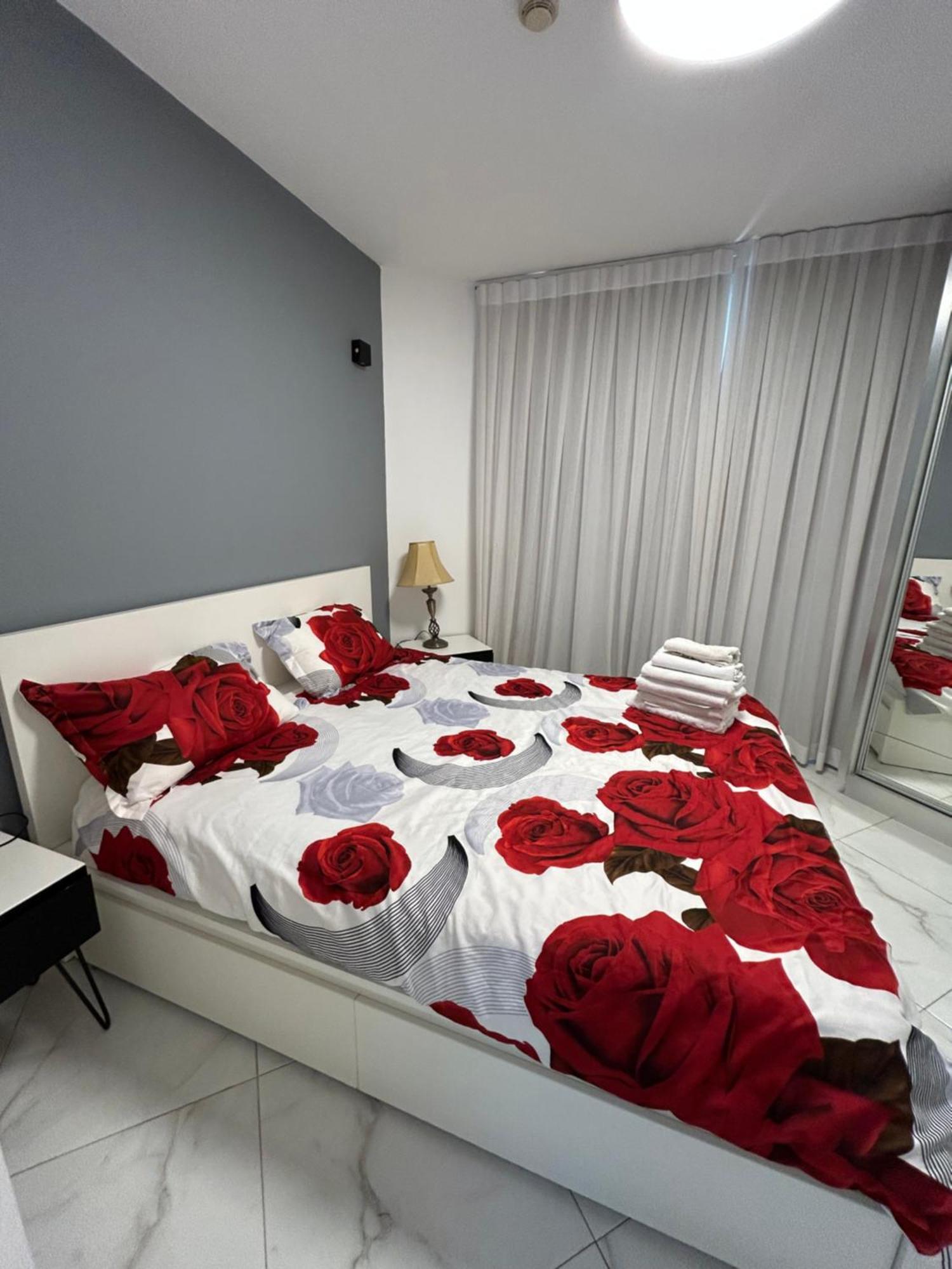 סוויטת אהבה מתוקה על הים-Sweet Love Suite On The Sea Bat Yam Esterno foto