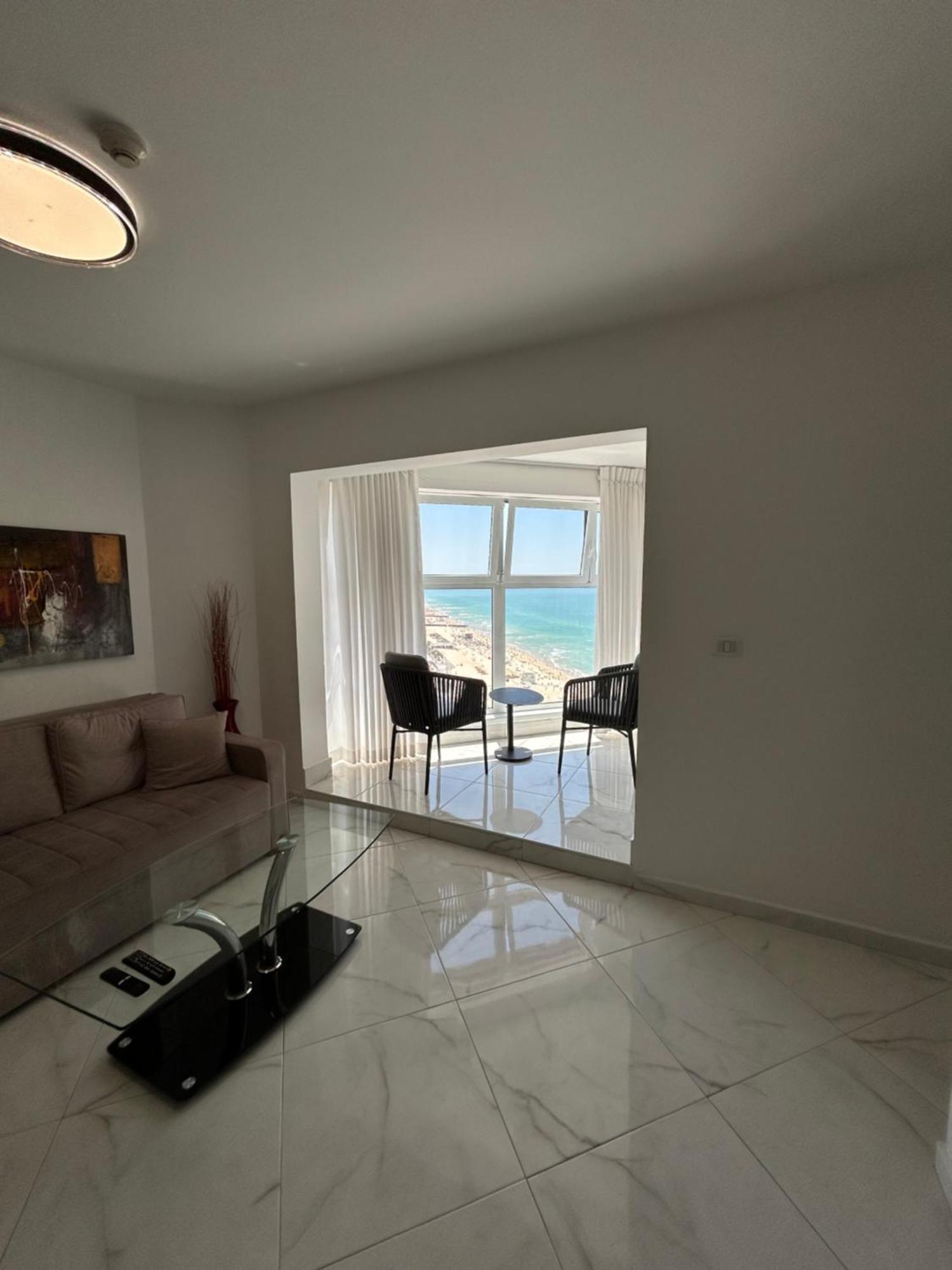 סוויטת אהבה מתוקה על הים-Sweet Love Suite On The Sea Bat Yam Esterno foto