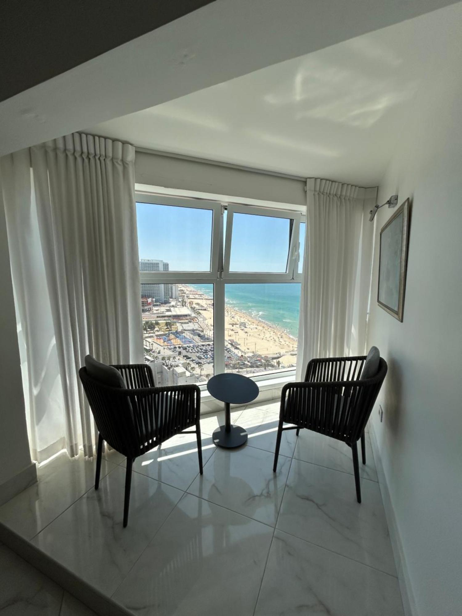 סוויטת אהבה מתוקה על הים-Sweet Love Suite On The Sea Bat Yam Esterno foto